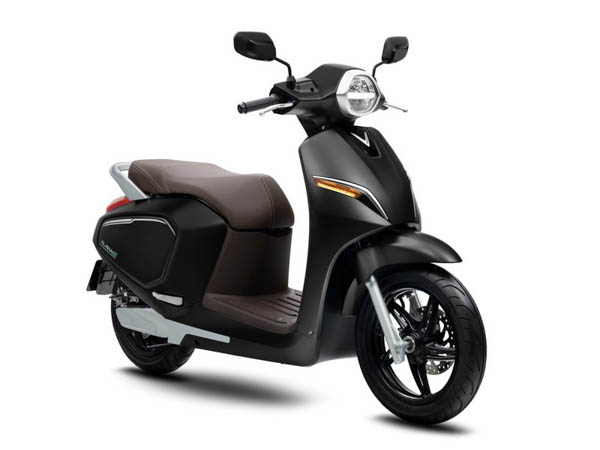 Chọn màu xe máy hợp tuổi Nhâm Tý