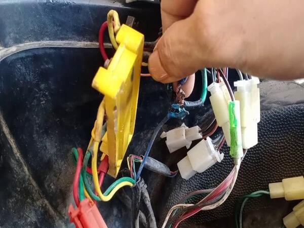 Hướng dẫn sửa xe đạp điện bị chạy lùi chi tiết