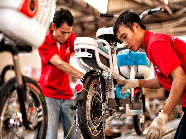 Một số câu hỏi thường gặp về vấn đề xe đạp điện chạy lùi