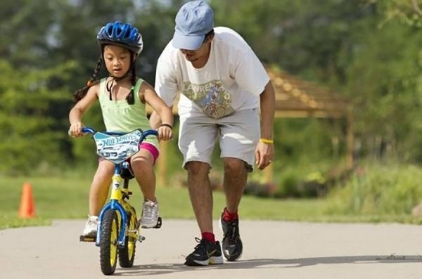 Tiêu chí chọn xe đạp phù hợp cho bé 2 tuổi